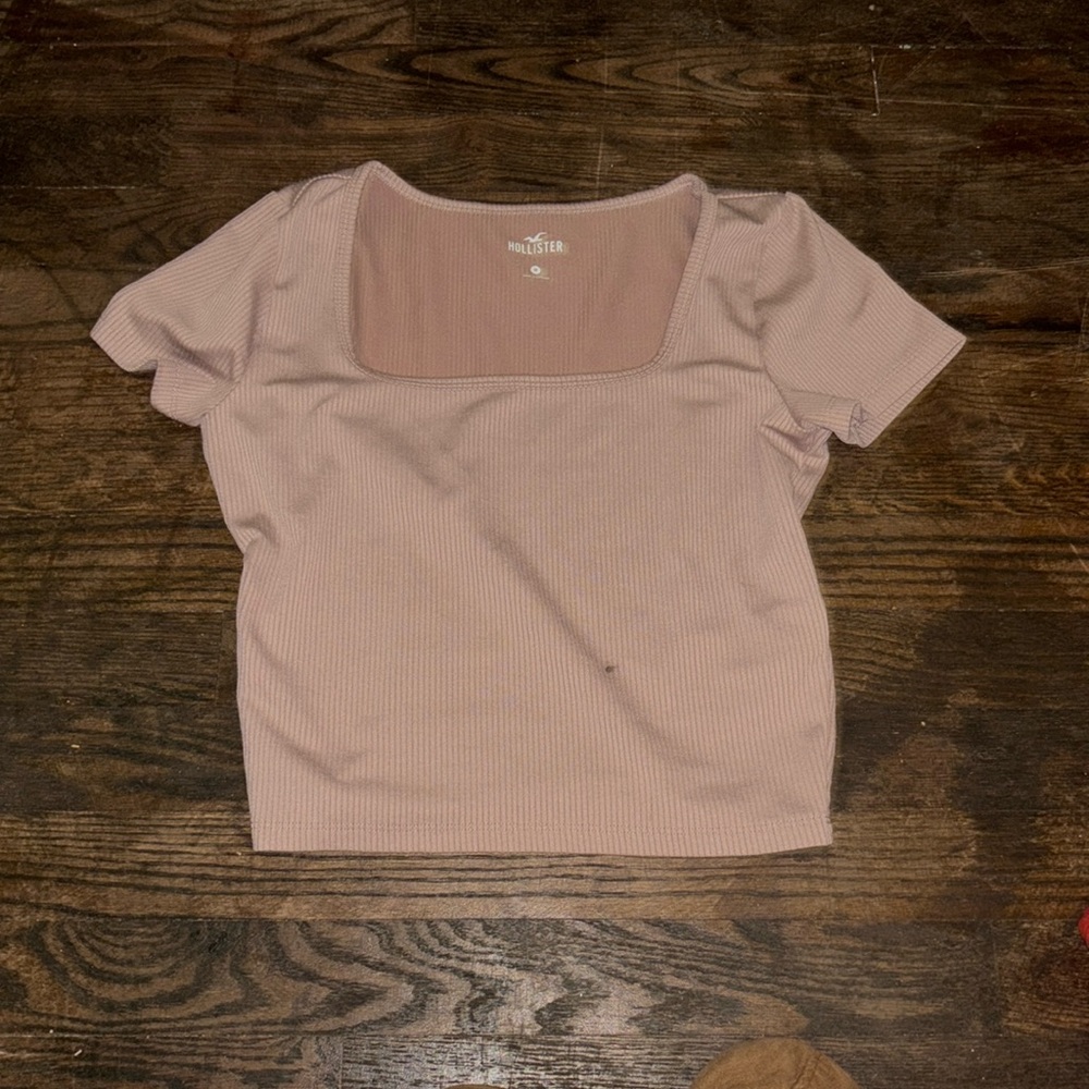 Tan hollister tee